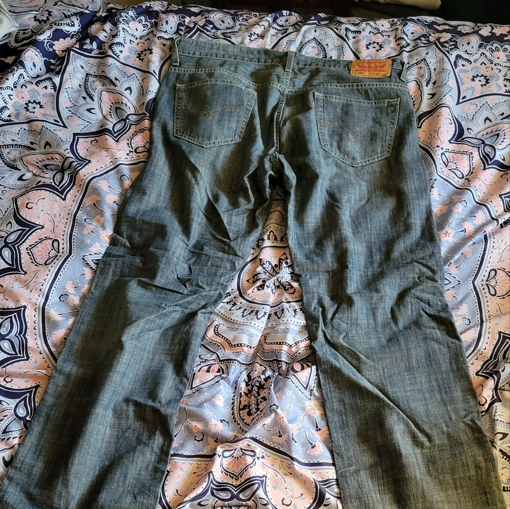 Levis 569 bootcut jeans very good condition worn once. Size 36x32
